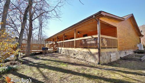 Three-Bedroom Holiday Home 