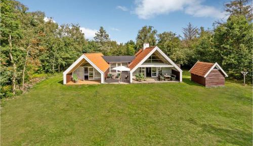 Two-Bedroom Holiday Home