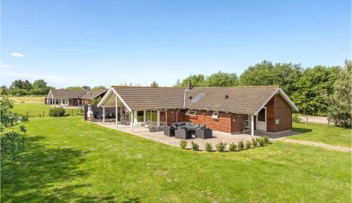 Four-Bedroom Holiday Home