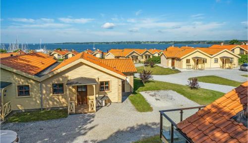 Three-Bedroom Holiday Home 