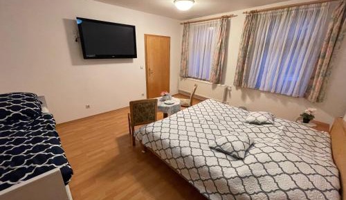 Deluxe Double Room with Shower