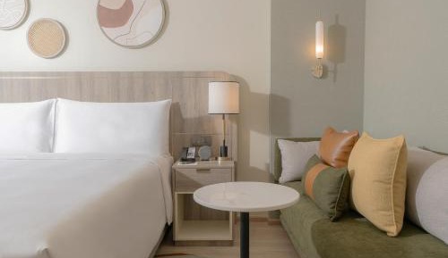 King Studio Suite with Living Area