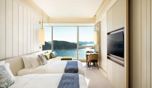 Oceanfront with 2 Queens Bed Room