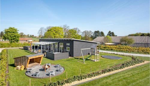Four-Bedroom Holiday Home