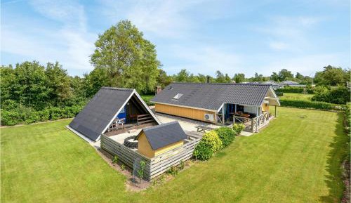 Three-Bedroom Vacation Home 