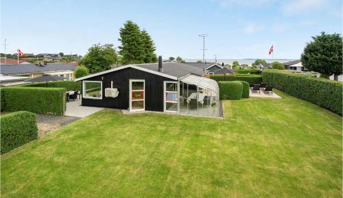 Three-Bedroom Holiday Home 