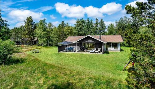 Three-Bedroom Holiday Home 