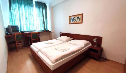 Large Double or Twin Room