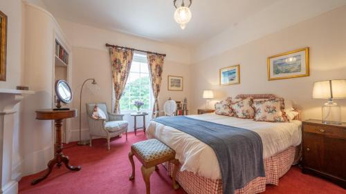 King Room with Mountain View