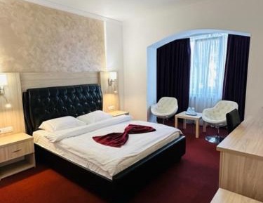 Queen Room