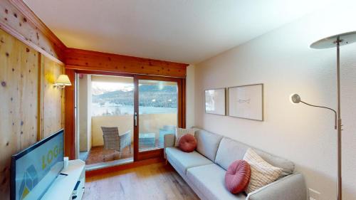 Apartment with Lake View