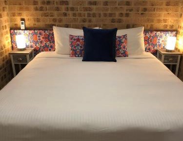 Two-Bedroom Apartment with 2 King Beds - Split Level