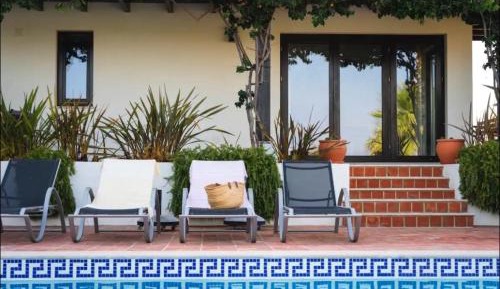 Villa with Garden View