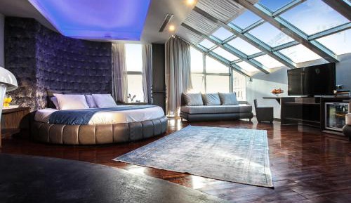 Deluxe Suite with Hot Tub