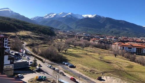 Studio with Mountain View