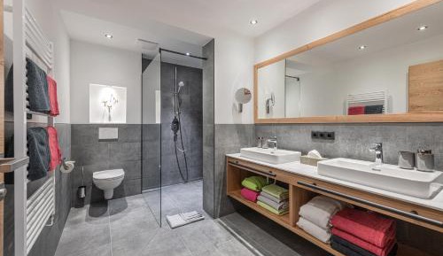 Apartment with Shower