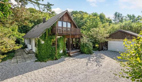 Four-Bedroom Holiday Home