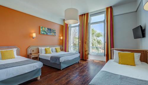 Quadruple Room with Park Side View