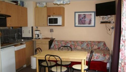 Apartment (4 Adults)