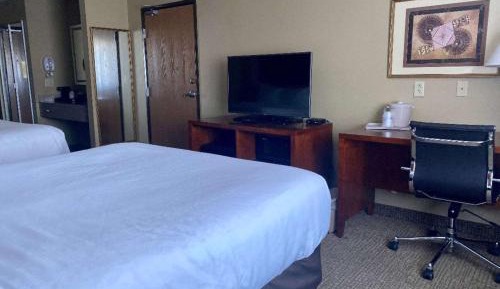 Queen Room with Two Queen Beds - Pet Friendly