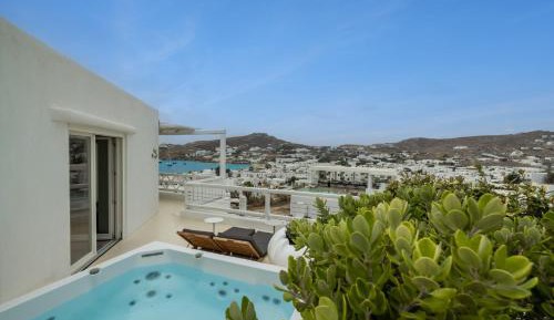Vista Suite with Panoramic Sea View and Hot Tub