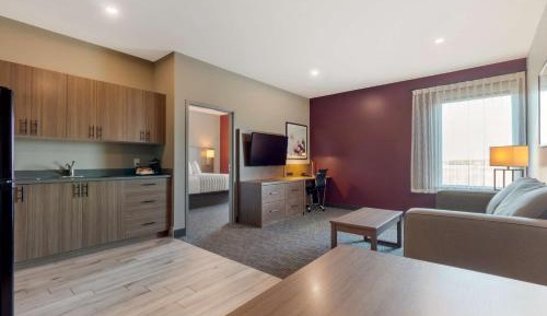 King Suite with Sofa Bed and Kitchenette - Non-Smoking