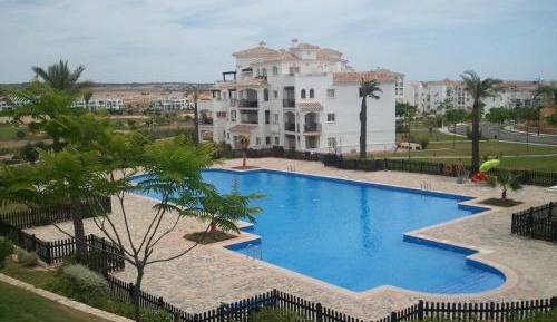 Apartment with Pool View 