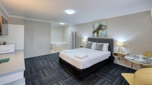 Double Room with Spa Bath