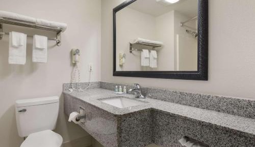 King Suite - Non-Smoking