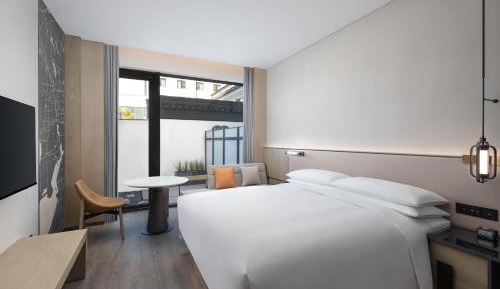 King Room with Garden View