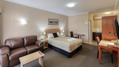 Deluxe Queen Room