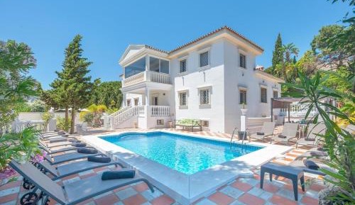 Villa with Garden View