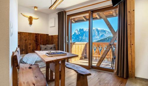 Superior One-Bedroom Apartment with Balcony
