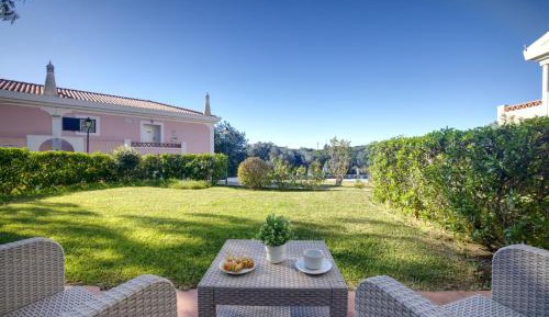 Two Bedroom Apartment Ground Floor with Garden Patio