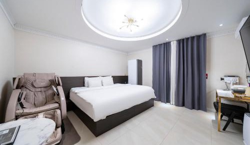 Superior King Room