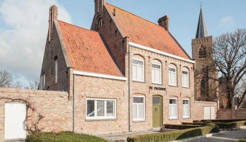 Villa with Garden View