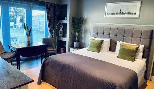 Twin Room with Private Bathroom