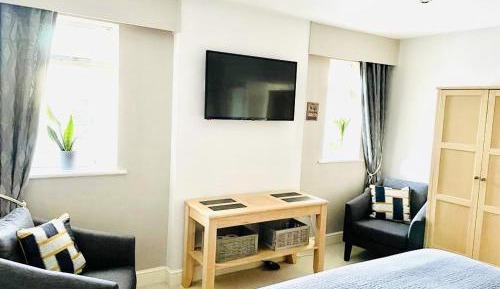 Twin Room with Private Bathroom