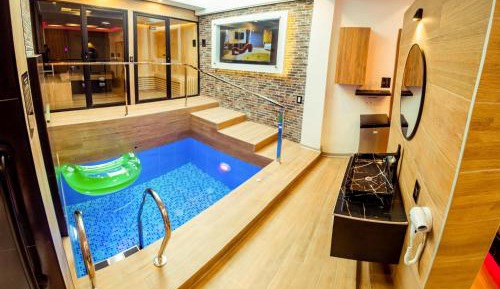 Suite with Private Pool