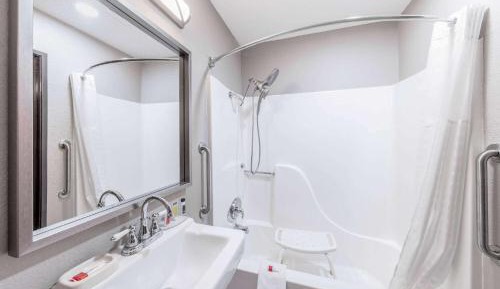 1 King Bed, Mobility Accessible Room, Bathtub w/ Grab Bars, Non-Smoking