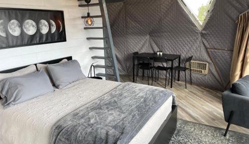 Deluxe Queen Suite