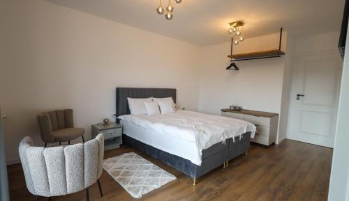 King Room with Mountain View
