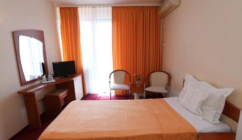 Double or Twin Room with Extra Bed