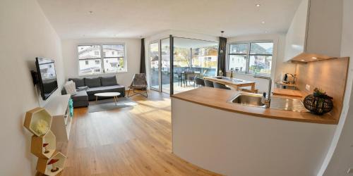 Apartment with Mountain View