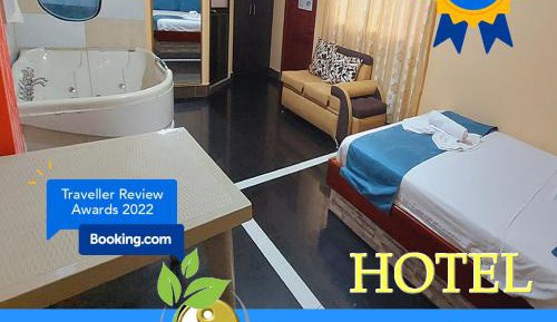 Queen Room with Spa Bath