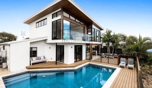 Seven-Bedroom House