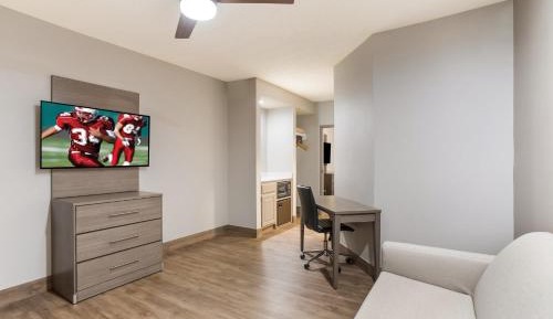 Two Room Suite with One King Bed Non-Smoking