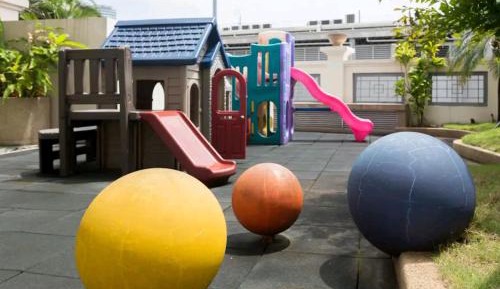 Studio with Mountain View