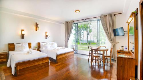 Deluxe Triple Room