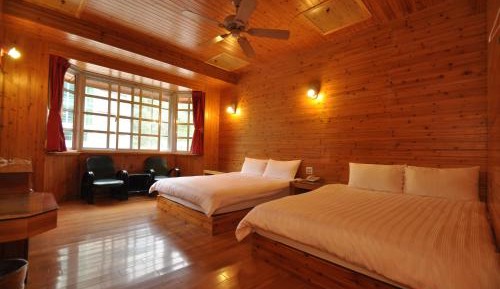 Family Room (4 Adults)